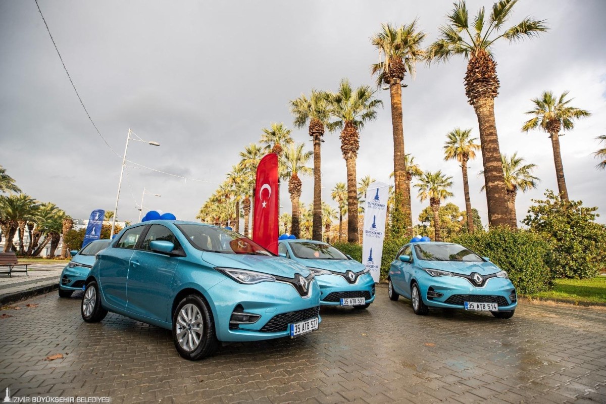İzmir’in elektrikli araç filosuyla 25 milyon lira tasarruf