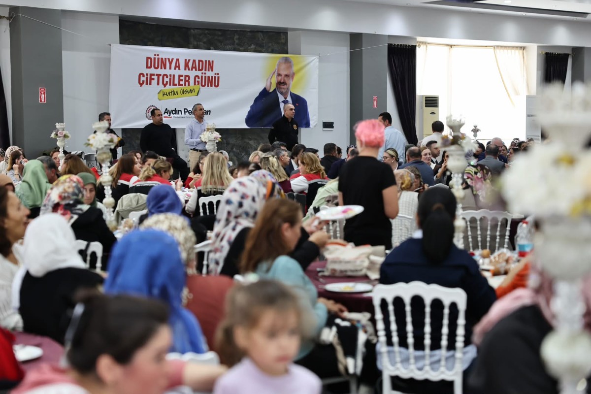 Menemen’de Çiftçi Kadınlar Günü’ne ‘özel’ kutlama